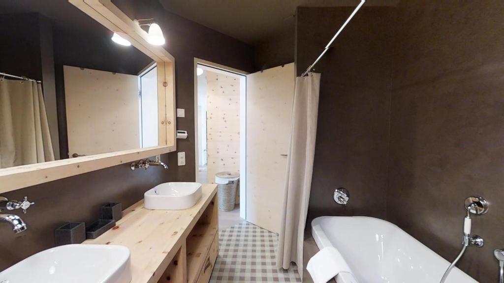 Bellaval room 6